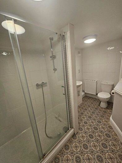 1 Bedroom Flat To Rent In Dashwood Terrace, OX16