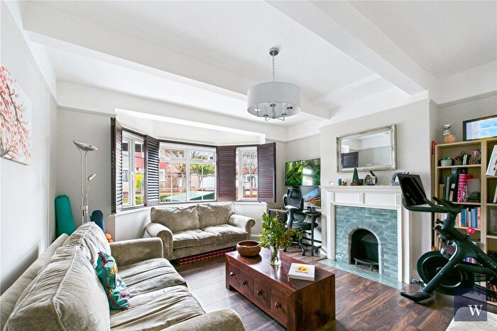 4 Bedroom Terraced House For Sale In The Chase, London, SW16