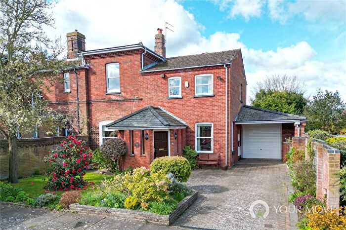 3 Bedroom Semi-Detached House For Sale In Homefield Paddock, Beccles, Suffolk, NR34