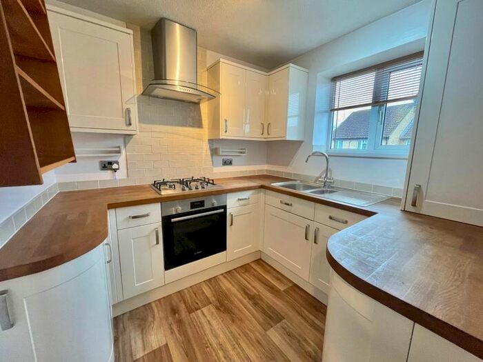 2 Bedroom Flat To Rent In Coningsby Drive, Grimsby, DN34