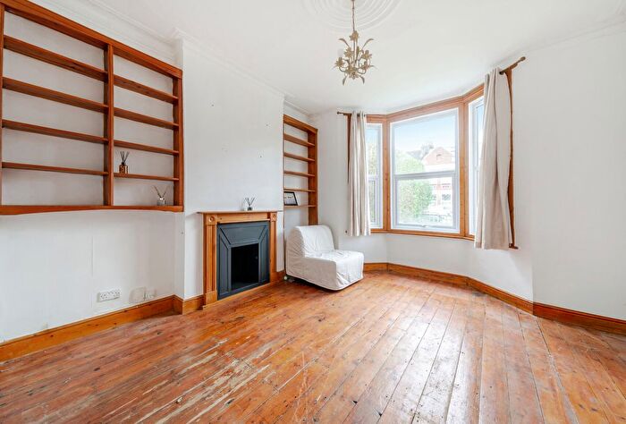 1 Bedroom Flat For Sale In Gleneagle Road, Streatham, SW16