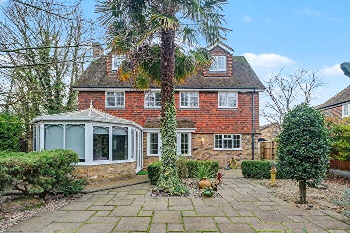 6 Bedroom Detached House For Sale In Green Close, Chelmsford, CM1