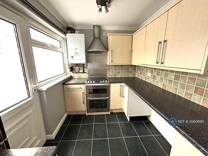 4 Bedroom Semi-Detached House To Rent In Langdale Crescent, London, DA7