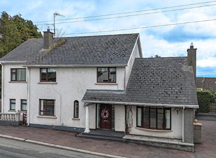 4 Bedroom Detached House With Garages For Sale In Lisnasure Road, Donaghcloney, BT66