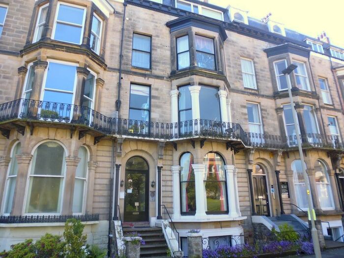 2 Bedroom Flat To Rent In Esplanade Gardens, Scarborough YO11