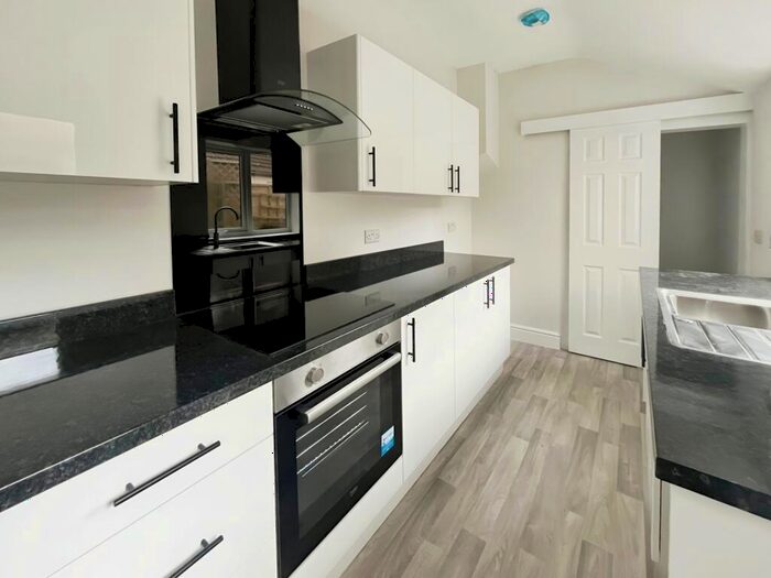 2 Bedroom House To Rent In Kenneth Street, Lincoln, LN1