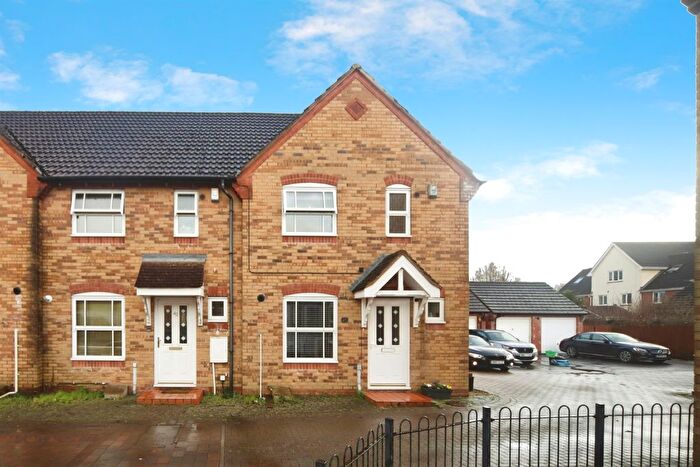 3 Bedroom End Terrace House For Sale In Waterleaze, Taunton, TA2