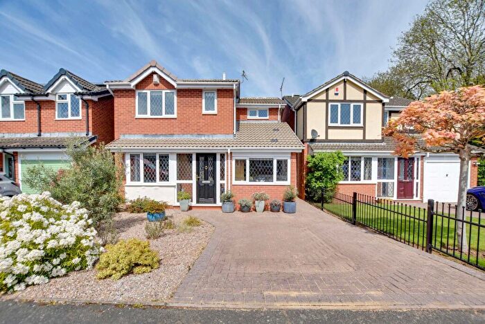 3 Bedroom Detached House For Sale In Cooper Gardens, Oadby, Leicester, LE2