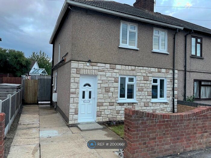 3 Bedroom Semi-Detached House To Rent In Hathaway Road, Grays, RM17