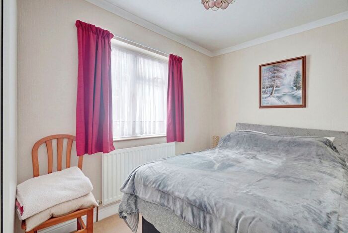 2 Bedroom Detached Bungalow For Sale In Cedar Road, Benfleet, SS7