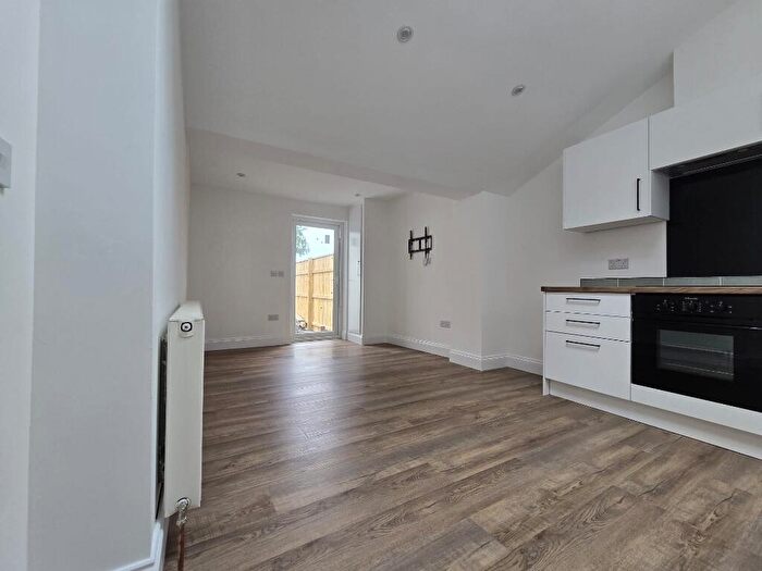 2 Bedroom Bungalow To Rent In Croft Place, Larkhall, ML9