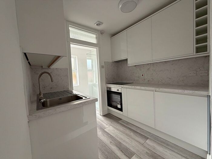 1 Bedroom Flat To Rent In Kings Road, Reading, RG4