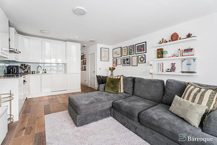 1 Bedroom Flat For Sale In Holly Park Road, New Southgate, N11