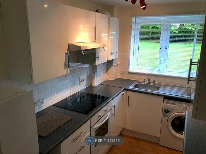 1 Bedroom Flat To Rent In Firbank Court, Bromley, BR2