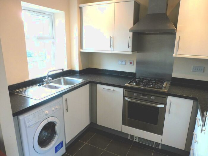 2 Bedroom Flat To Rent In Snitterfield Drive, Shirley, Solihull, B90