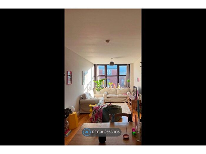 1 Bedroom Flat To Rent In Mare Street, London, E8