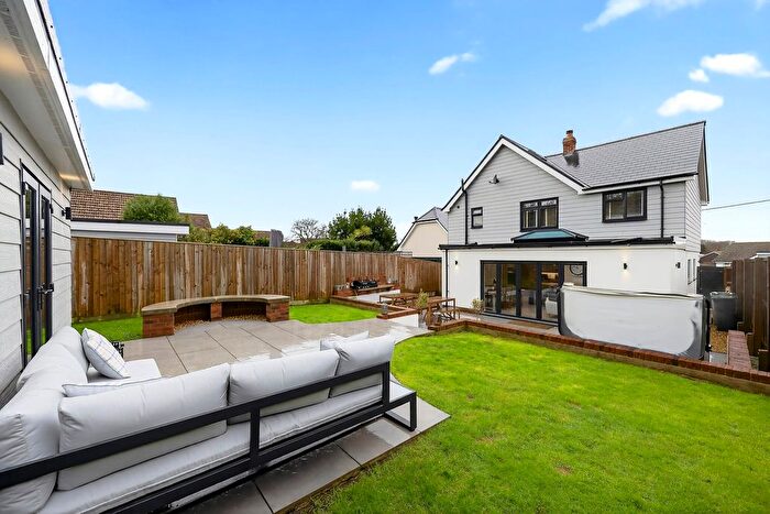 4 Bedroom Detached House For Sale In Colwell Road, Freshwater, Isle Of Wight, PO40