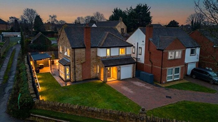 4 Bedroom Detached House For Sale In Duxbury Gardens, Liversedge, WF15