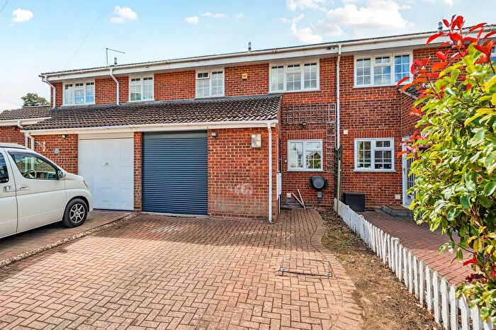 3 Bedroom Terraced House For Sale In Charthouse Road, Ash Vale, GU12