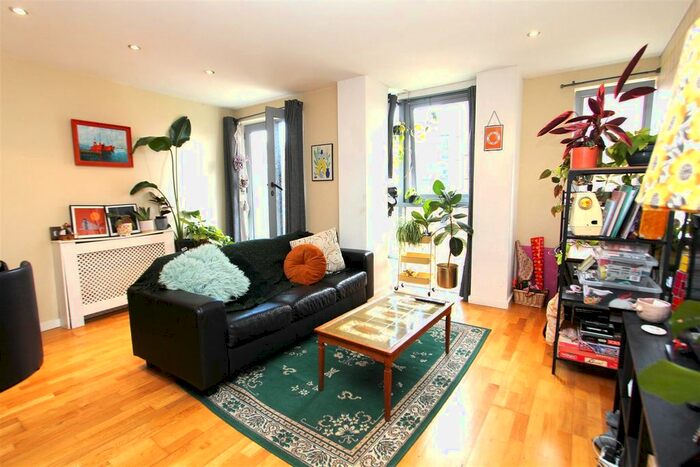 1 Bedroom Flat For Sale In Westray, City Island, LS12