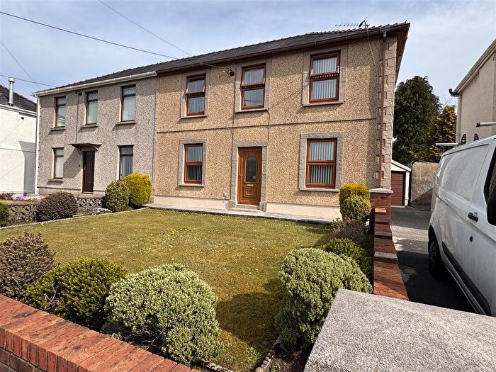 3 Bedroom Semi-Detached House For Sale In Folland Road, Garnant, Ammanford, SA18