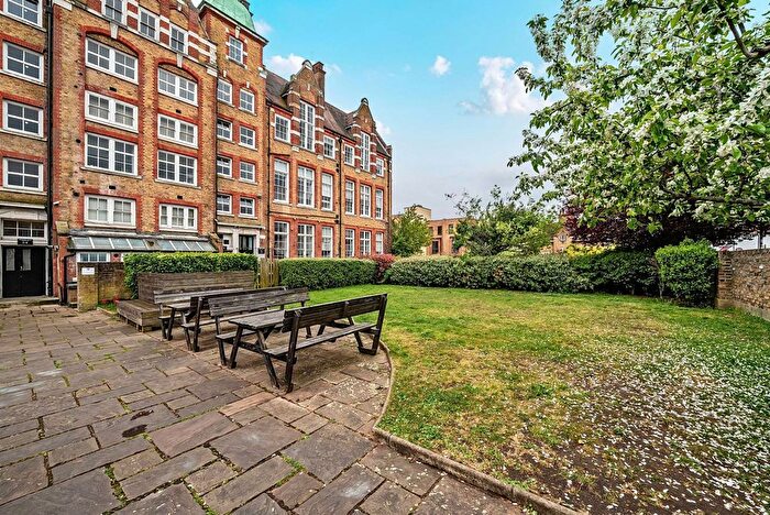 1 Bedroom Flat To Rent In Broadwater Road, Tooting, London, SW17