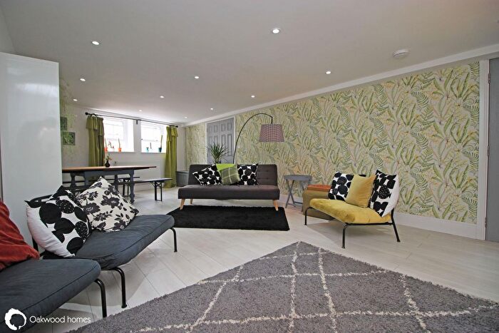 1 Bedroom Flat To Rent In Hawley Square, Margate, Kent, CT9