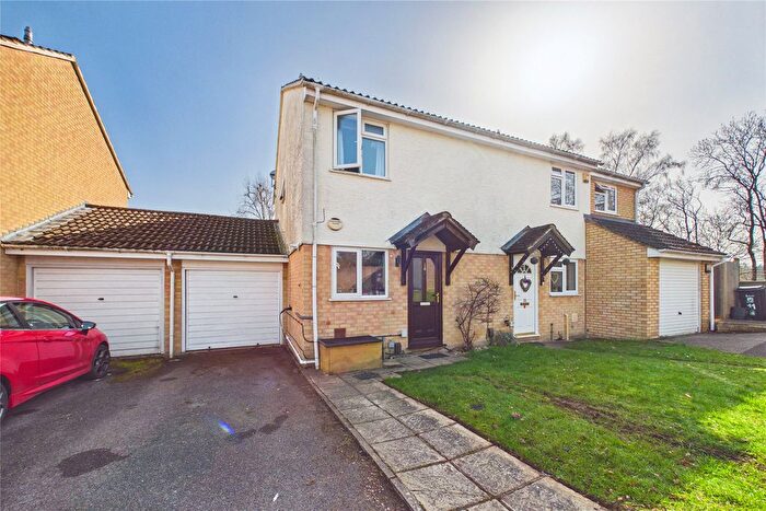 2 Bedroom Semi Detached House For Sale In Sparrow Close, Wokingham, Berkshire, RG41