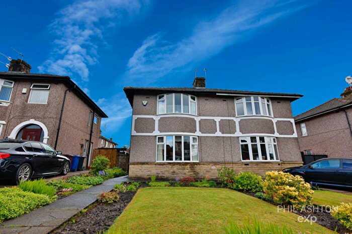 3 Bedroom Semi-Detached House For Sale In Briercliffe Road, Burnley, BB10