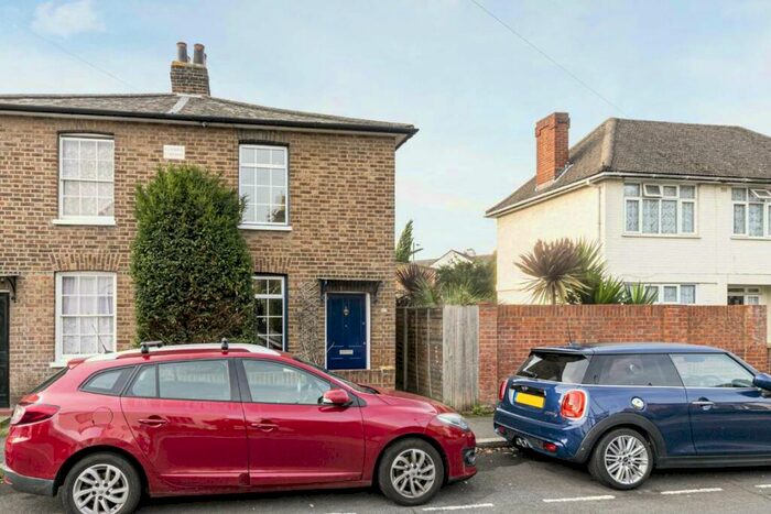 2 Bedroom House To Rent In Park Road, Kingston Upon Thames, KT1