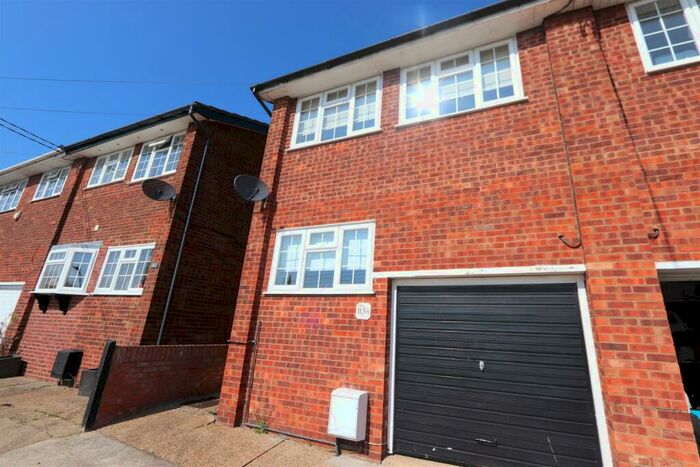 3 Bedroom Semi-Detached House To Rent In Springwater Road, Leigh-On-Sea, SS9