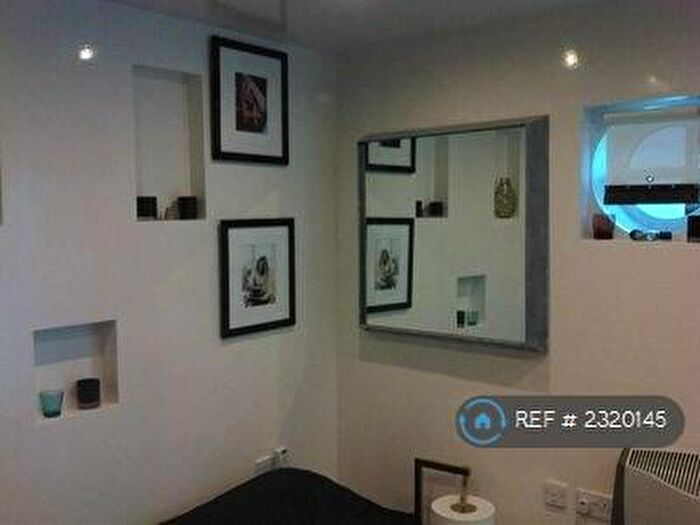 Studio To Rent In The Summerhouse, London, E15
