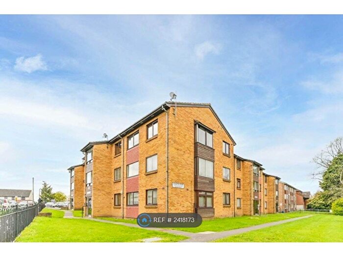 2 Bedroom Flat To Rent In Collette Court, London, SE25