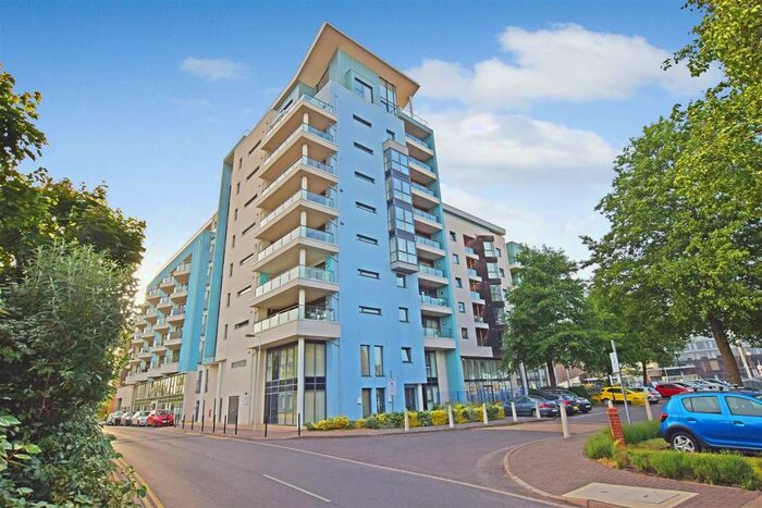 2 Bedroom Flat To Rent In Sapphire Court, Ocean Way, Ocean Village, Southampton, SO14