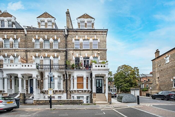 2 Bedroom Maisonette To Rent In Gunterstone Road, London, W14