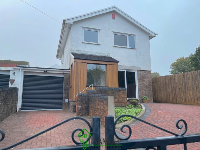 3 Bedroom Detached House To Rent In Cypress Court, Aberdare, Mid Glamorgan, CF44