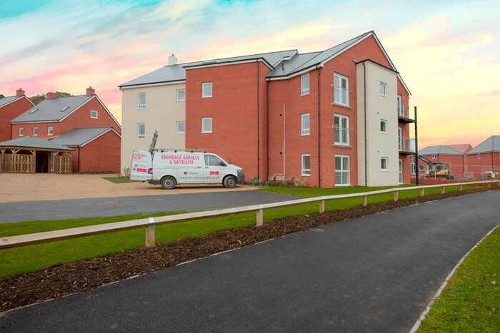 2 Bedroom Flat To Rent In Sunflower Road, Lyde Green, Bristol BS16