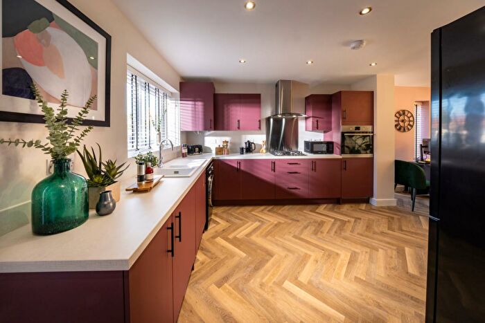 3 Bedroom Terraced House For Sale In Lichfield Street, Fazeley, Tamworth, B78