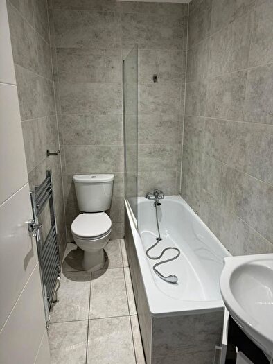 1 Bedroom Flat To Rent In York Road, Ilford, IG1