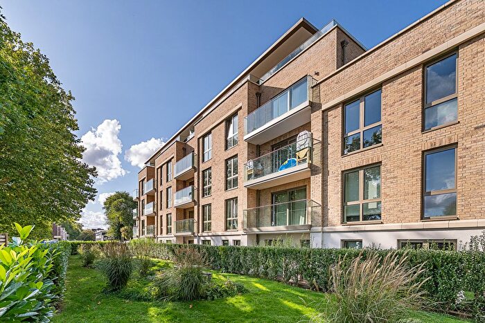 1 Bedroom Flat For Sale In Edna Road, London, SW20