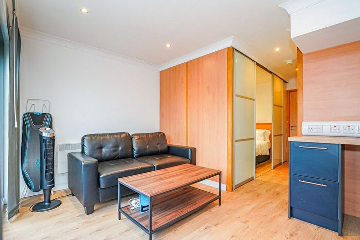 2 Bedroom Flat To Rent In Regent Street, Leeds, LS2