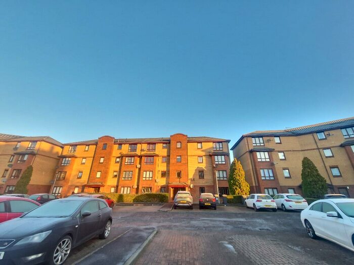 2 Bedroom Flat To Rent In Millstream Court, Paisley, Renfrewshire, PA1