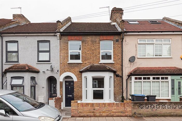 2 Bedroom Terraced House For Sale In Dysons Road, Edmonton, N18