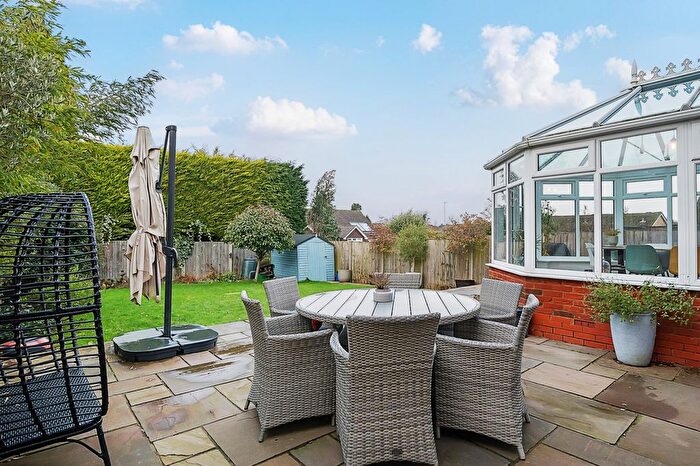4 Bedroom Detached House For Sale In Green Lane, Bovingdon, HP3