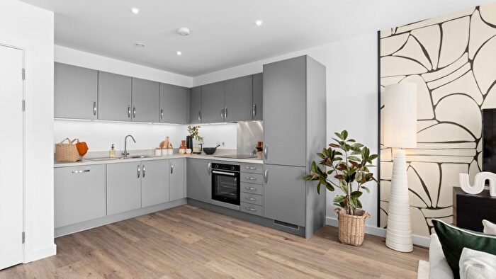 2 Bedroom Flat For Sale In Choral Street, Brent Cross, NW2