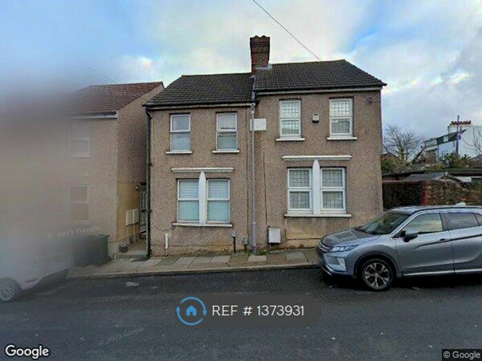 3 Bedroom Semi-Detached House To Rent In Maiden Lane, Crayford, DA1