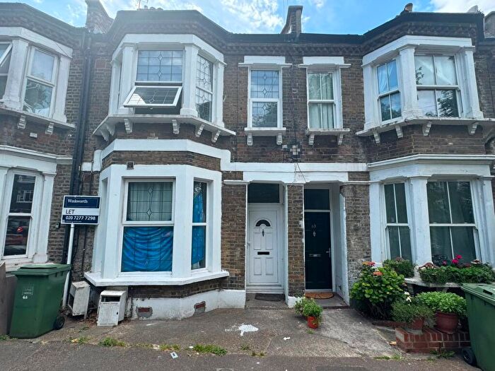 3 Bedroom Apartment To Rent In Childeric Road, London, SE14