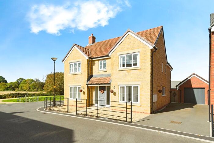 4 Bedroom Detached House For Sale In Magdalene Close, South Marston, Swindon, SN3