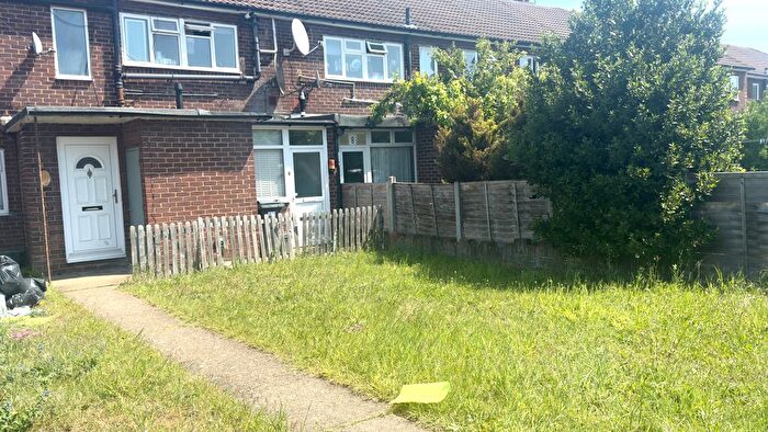 4 Bedroom Terraced House To Rent In Boundaries Road, Feltham, TW13
