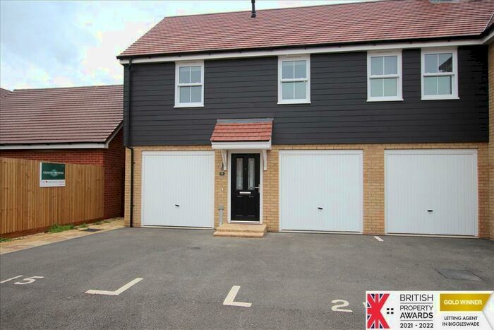 2 Bedroom Coach House To Rent In Parry Rise, Biggleswade, SG18